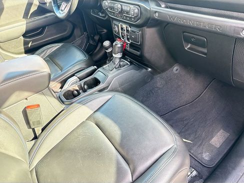 Used 2021 Jeep Wrangler Unlimited Rubicon 4xe w/ Cold Weather Group AWD/4WD image 34
