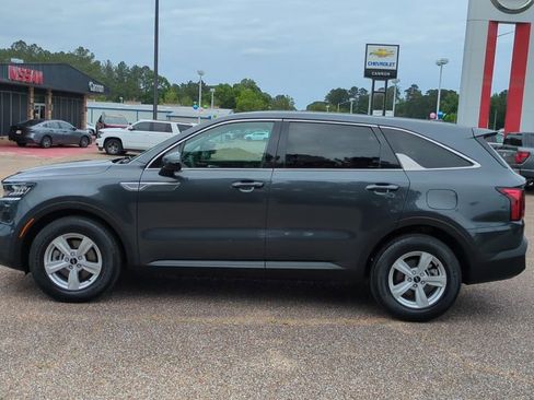 Used 2023 Kia Sorento LX FWD image 8