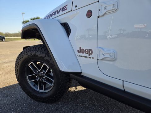 New 2026 Jeep Gladiator Mojave image 12