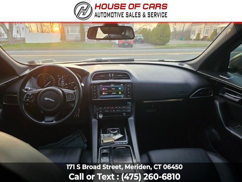 Used 2018 Jaguar F-PACE Premium AWD/4WD image 23
