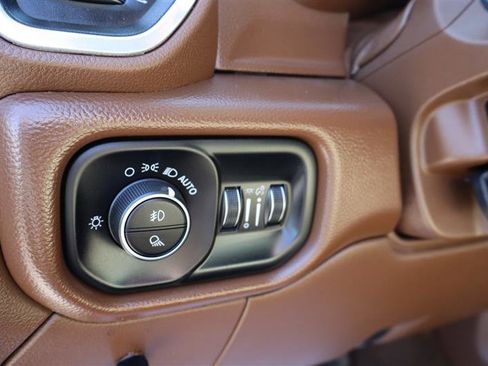 Used 2019 RAM 3500 Laramie image 21