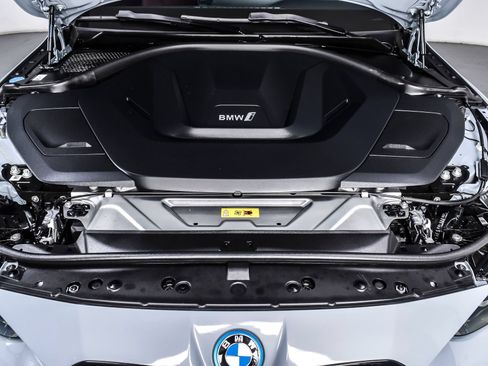 Used 2023 BMW i4 eDrive40 w/ M Sport Package RWD image 11