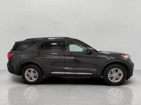 Used 2023 Ford Explorer XLT w/ Class IV Trailer Tow Package AWD/4WD image 39