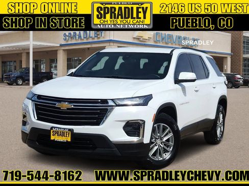 Used 2023 Chevrolet Traverse LT image 1