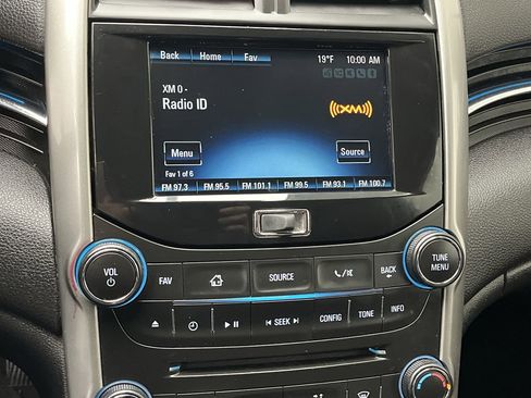 Used 2016 Chevrolet Malibu LT image 14