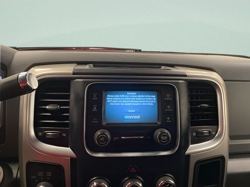 Used 2018 RAM 2500 SLT AWD/4WD image 10