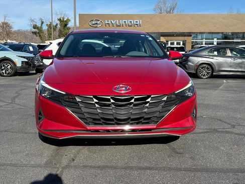 Certified 2023 Hyundai Elantra SEL image 2