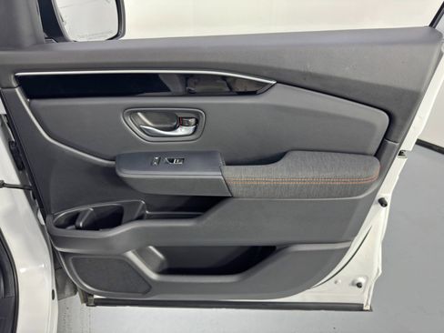 Used 2025 Honda Pilot Sport image 40