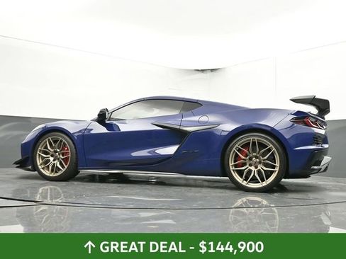 Used 2025 Chevrolet Corvette Z06 w/ Z07 Performance Package image 47