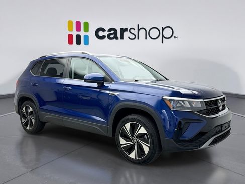 Used 2023 Volkswagen Taos SE w/ Panoramic Sunroof Package AWD/4WD image 7
