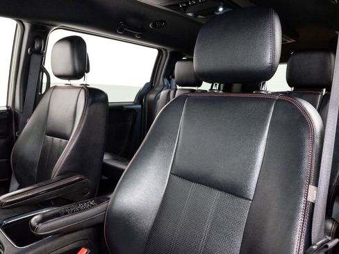 Used 2016 Dodge Grand Caravan R/T FWD image 9