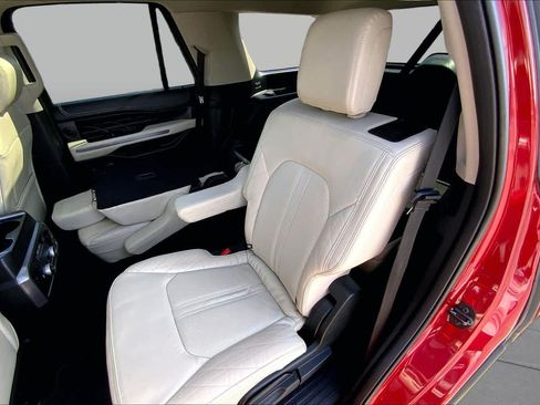Used 2021 Ford Expedition Platinum RWD image 19