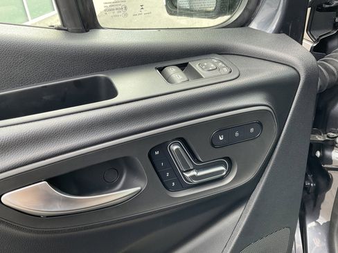 Used 2024 Mercedes-Benz Sprinter 2500 image 18