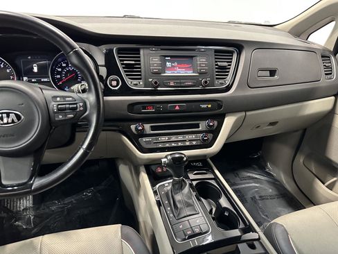 Used 2015 Kia Sedona EX w/ EX Premium Package image 18