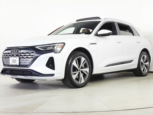 Used 2024 Audi Q8 e-tron Premium AWD/4WD image 2