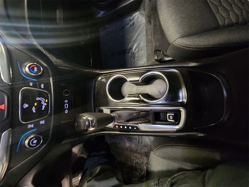 Used 2020 Chevrolet Equinox LT w/ LPO, Floor Liner Package image 21