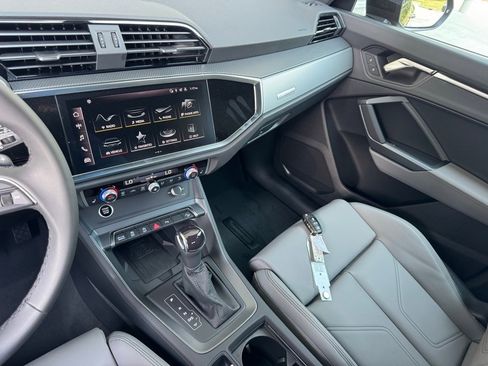 New 2025 Audi Q3 2.0T Premium image 31