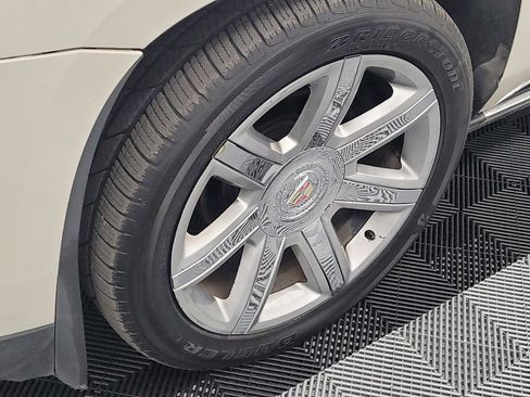 Used 2015 Cadillac Escalade ESV Premium image 31