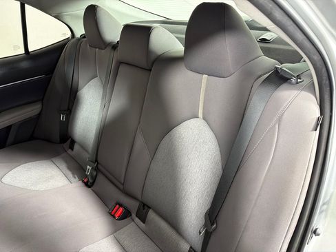 Used 2022 Toyota Camry LE FWD image 19