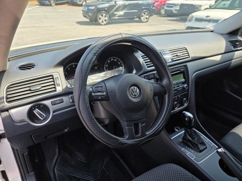 Used 2013 Volkswagen Passat 2.5 S FWD image 13