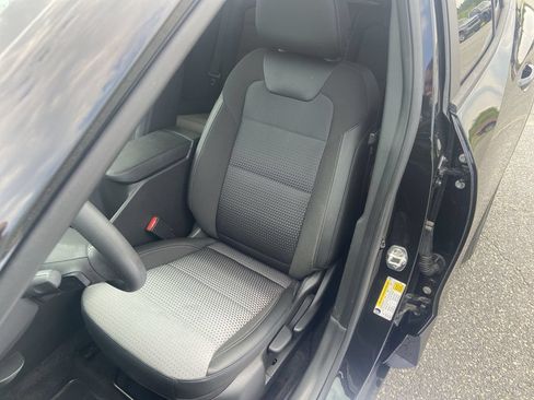 Used 2024 Chevrolet Trax LT FWD image 19