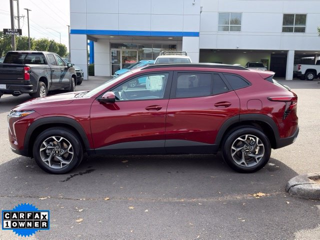 Used 2025 Chevrolet Trax LT w/ LT Convenience Package FWD image 4