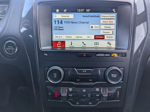 Used 2018 Ford Explorer XLT w/ Equipment Group 202A image 13