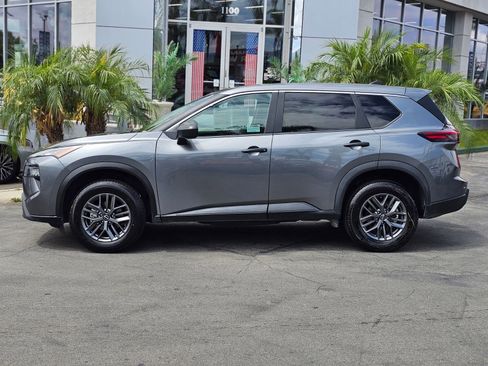 Used 2024 Nissan Rogue S FWD image 4