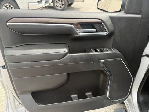 Used 2022 Chevrolet Silverado 1500 LT image 10