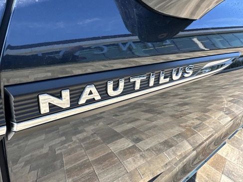 Used 2022 Lincoln Nautilus Reserve image 9
