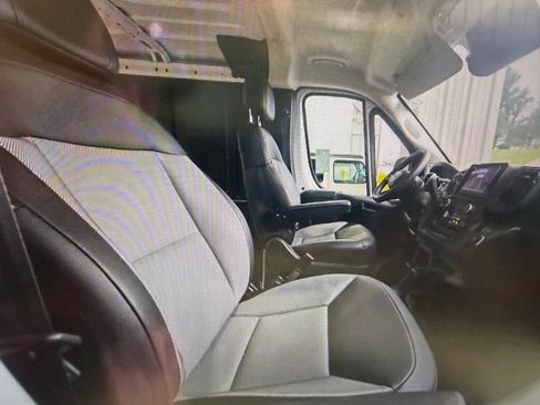 Used 2025 RAM ProMaster 2500 w/ Convenience Group FWD image 8
