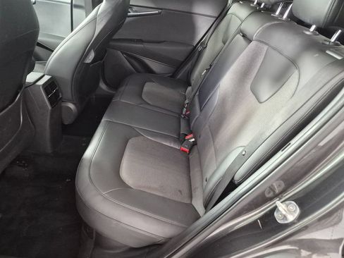 Used 2023 Kia Niro EX Touring FWD image 27