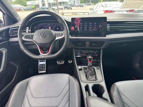 Used 2026 Volkswagen Jetta GLI Autobahn FWD image 7
