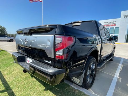 Used 2021 Nissan Titan Platinum Reserve w/ Moonroof Package AWD/4WD image 4