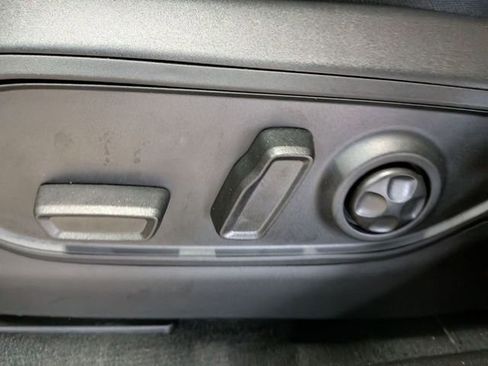 New 2025 Jeep Grand Cherokee L Limited image 13