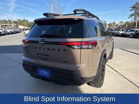 Used 2025 Nissan Pathfinder Rock Creek image 8