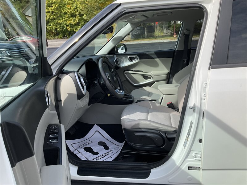 Used 2021 Kia Soul LX FWD image 17