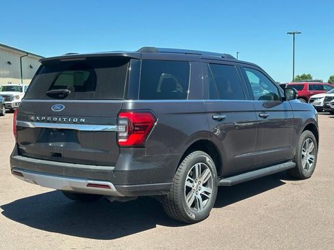 Used 2024 Ford Expedition Limited AWD/4WD image 6