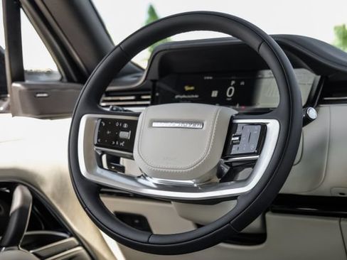 New 2026 Land Rover Range Rover Long Wheelbase SE AWD/4WD image 19