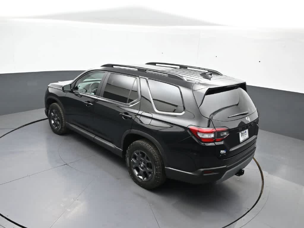 Certified 2024 Honda Pilot TrailSport image 41