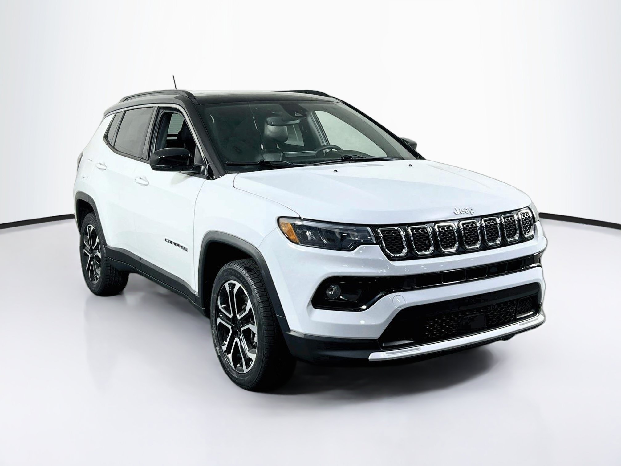 Used 2023 Jeep Compass Limited w/ Sun and Sound Group AWD/4WD image 3
