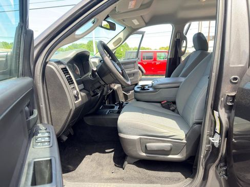 Used 2018 RAM 2500 Tradesman w/ Chrome Appearance Group AWD/4WD image 20