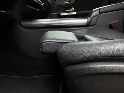 Used 2025 Mercedes-Benz GLA 250 image 11