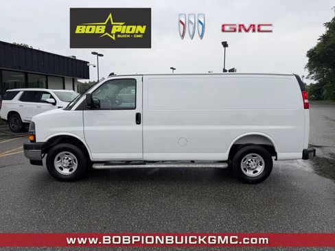 Used 2025 Chevrolet Express 2500 w/ Driver Convenience Package RWD image 6