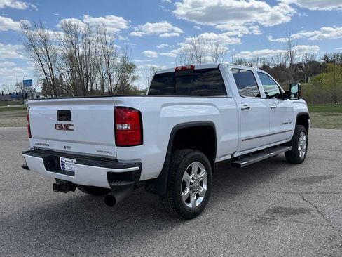 Used 2019 GMC Sierra 2500 Denali w/ Duramax Plus Package AWD/4WD image 4