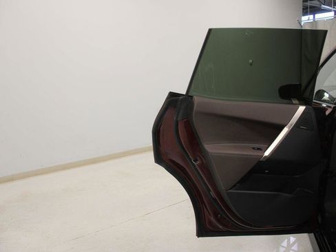 Used 2025 BMW iX xDrive50 image 25