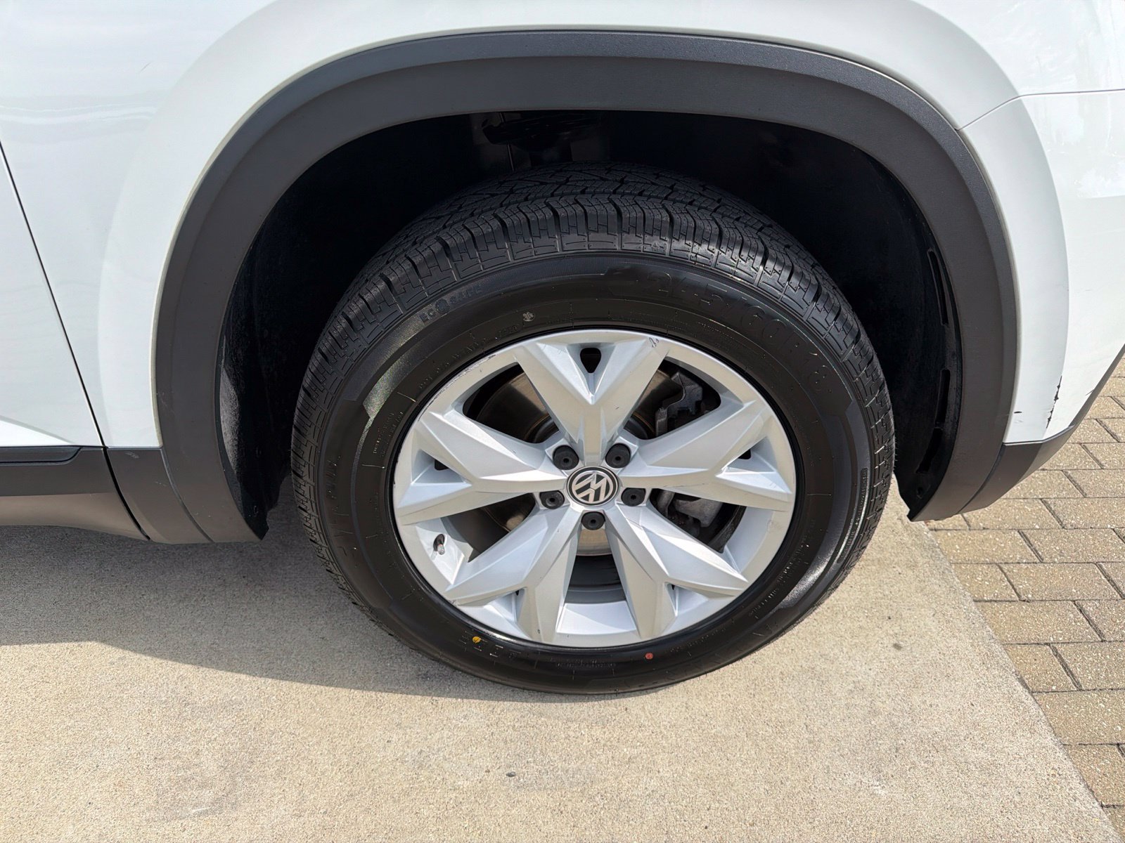 Used 2018 Volkswagen Atlas SE FWD image 14