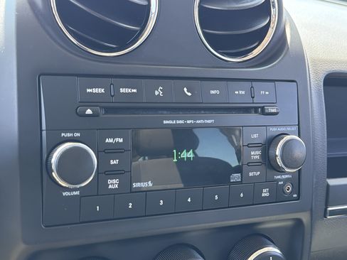 Used 2012 Jeep Patriot Latitude w/ Sun/Sound Group AWD/4WD image 21