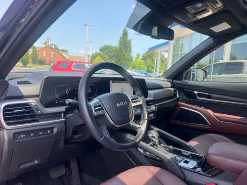 Used 2023 Kia Telluride EX w/ EX Captain's Chair Package FWD image 12