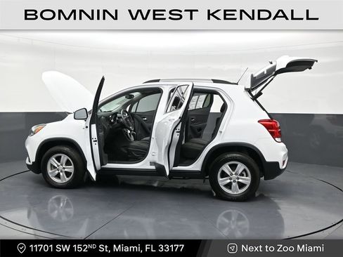 Used 2022 Chevrolet Trax LT w/ LT Convenience Package image 31